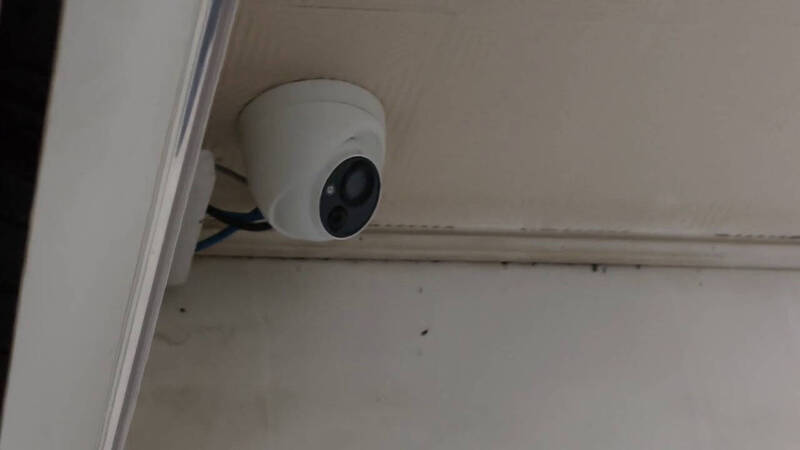 花蓮縣光復鄉堰塞湖洪患造成嚴重災情，至今已釀成14人死亡、86人受傷，其中年紀最長的罹難者，是享耆壽百歲的盧姓人瑞在家中被發現，家屬透過監視器見到他最後一面，令人鼻酸。（民眾提供）