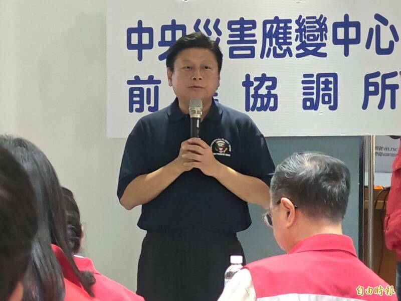 立委傅崑萁出席中央應變中心簡報會，建議部會次長進駐災區。（記者王榮祥攝）