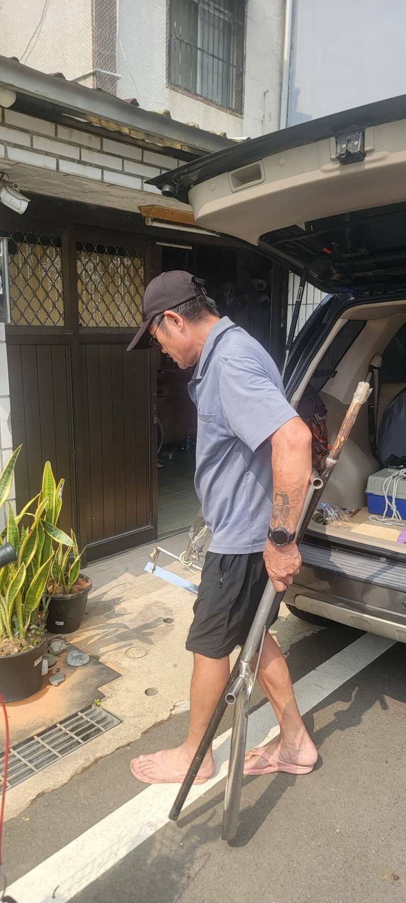 桃園仙島部落響應光復救災 徵調超小型挖土機挹注後勤
