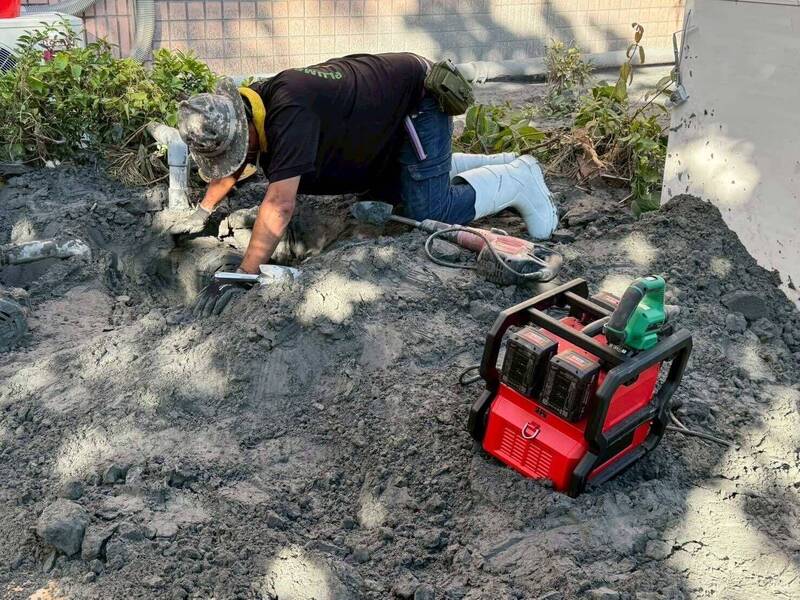 「水電超人」分組編制搶修 光復國中有水有電了