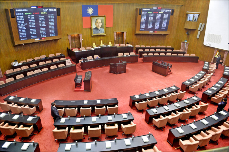 新會期攻防 綠推30優先法案應戰