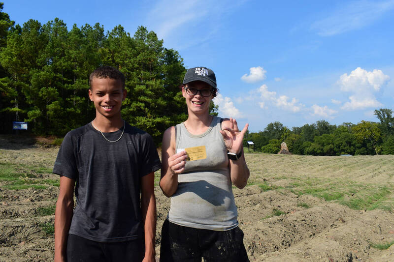 太好運！美國家庭去鑽石坑公園尋寶 發現2.79克拉褐鑽