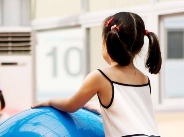 78歲翁籃球架上涉指侵5歲女童長達30秒 二審改重判7年4月