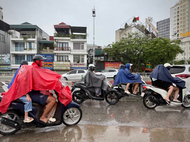 颱風博羅依即將登陸越南 當局疏散民眾嚴陣以待