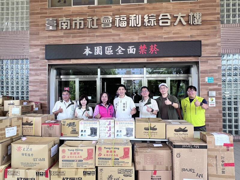 2天內募集逾700雙雨鞋  南市企業熱心響應助花蓮救災