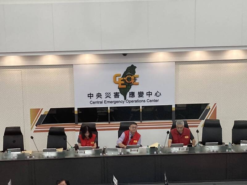 花蓮馬太鞍溪堰塞湖專案中央災害應變中心第二十次工作會報，由副指揮官、經濟部主任秘書莊銘池主持。（記者陸運鋒翻攝）