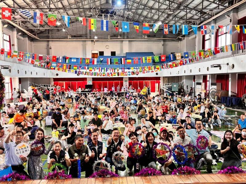 台越中秋文化節吸引許多民眾參加。（圖由民雄親子共學群提供）
