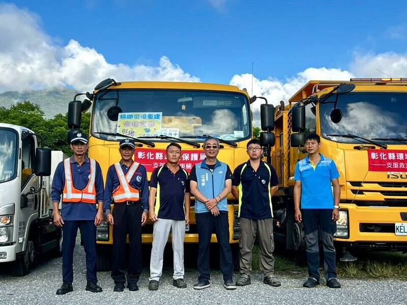 彰化鏟子超人來了！ 鏟出淤泥留下泥巴路 清溝車即刻上場