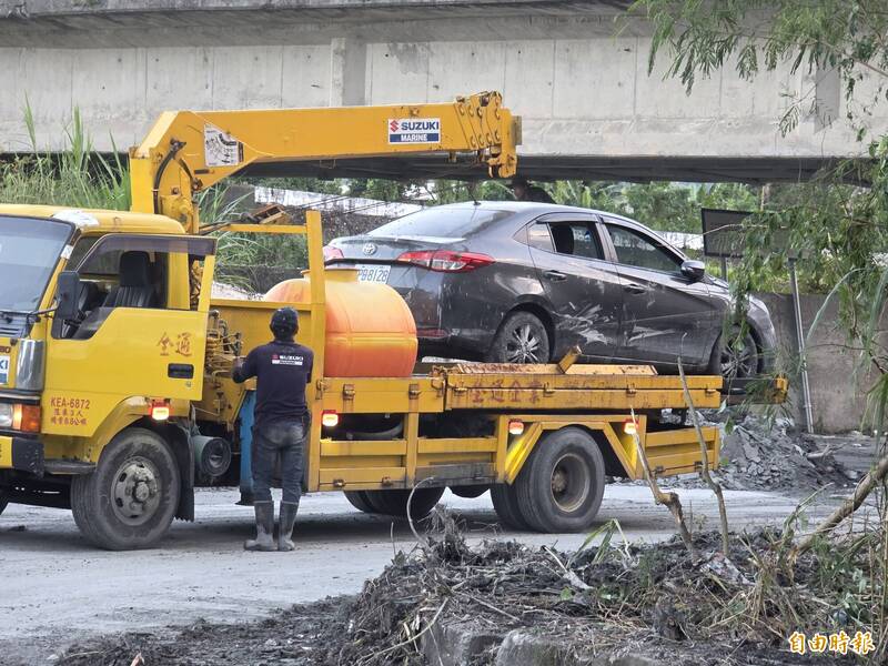 光復鄉泡水車發災難財「拖吊1台1萬」？ 費用暴增真實原因曝