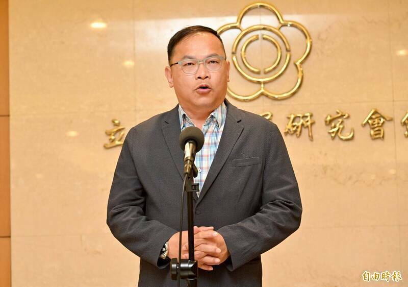 跟拍案黃國昌持續神隱 王義川：自知狗仔群組內臭不可聞
