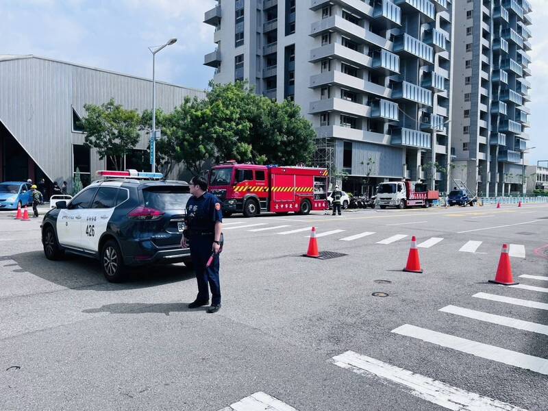 注意！台中南屯建案挖破管線瓦斯外洩 警消封路持續降溫