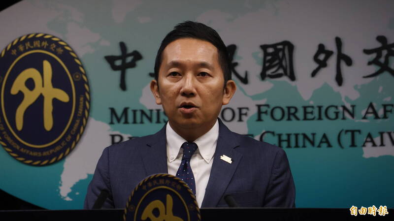 針對南非案後續，外交部亞西及非洲司副司長陳詠博今日於外交部例行記者會表示，我方持續跟南非政府進行相關的協商。（記者黃靖媗攝）