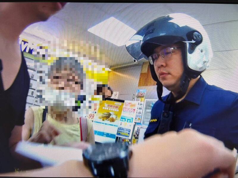 北捷逼讓座老婦其實是名竊盜通緝犯，今日被警方逮捕。（記者王冠仁翻攝）