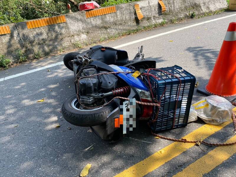 楊男騎機車自撞死亡。（民眾提供）