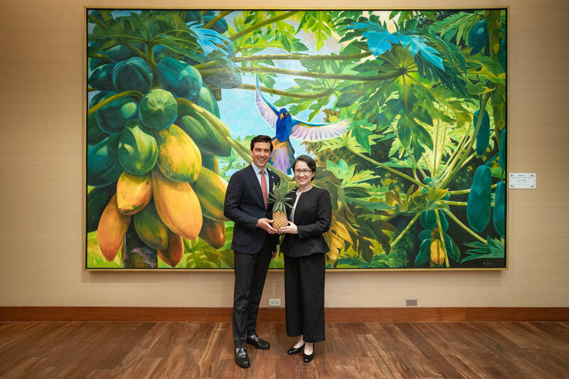 端出台灣鳳梨、芒果迎賓 蕭美琴：台美農業高度互補、共創雙贏