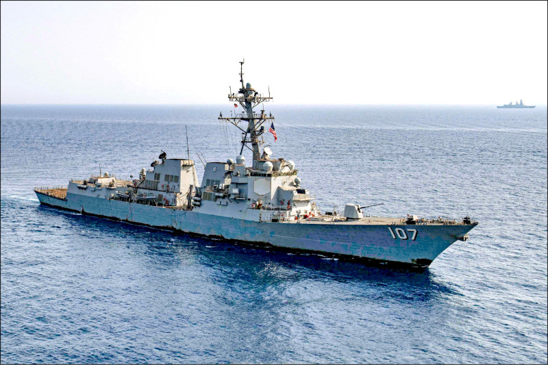隨著中國台動武的企圖更為明顯，美軍已擬定具體計畫，若印太地區爆發衝突，必須在30天內動員5萬名海軍後備官兵。圖為美國海軍勃克級飛彈驅逐艦「格雷夫利號」（USS Gravely）。（法新社檔案照）