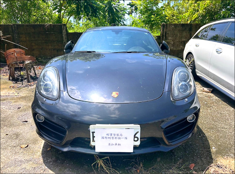 警方查扣名車、土地等資產達6000餘萬元。 （記者鄭景議翻攝）