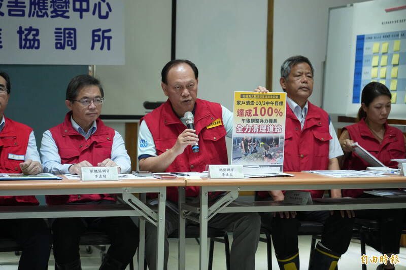 季連成強調，沒有拒絕擁有一般技能的志工，但更需要水電、泥作等專業志工。（記者劉人瑋攝）