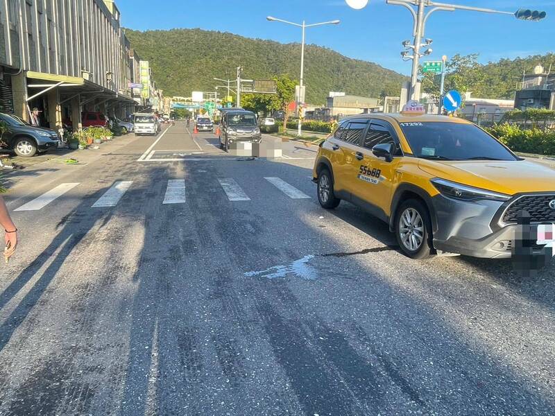 鏟子超人救災遇車禍 好心司機霸氣載客直奔花蓮