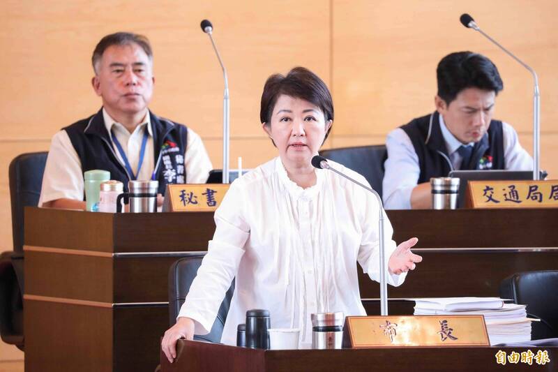 台中市長盧秀燕表示，中捷7線齊發是可行性研究，她是歷任市長第一個把捷運路網規劃出來，不是傳統的土木動工才叫動工，開工才能發包。（記者蔡淑媛攝）