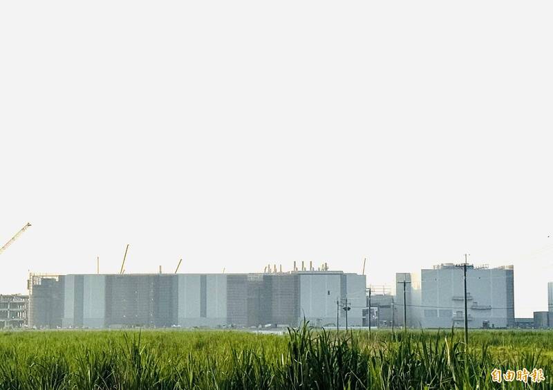 台積電嘉義科學園區先進封裝廠AP7廠。（記者蔡宗勳攝）