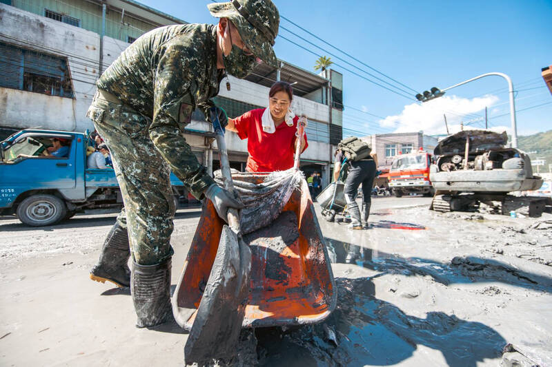 陸軍司令部說，國人的溫暖支持，是國軍官兵堅定守護的最大動力。（國軍提供）