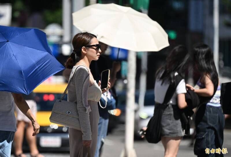 中秋連假炎熱少雨 天氣粉專：下週或有颱風成形
