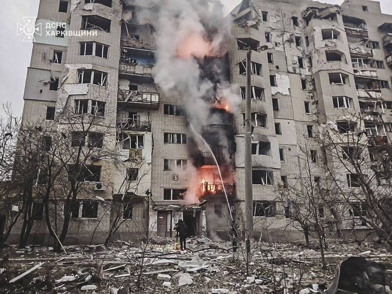 俄羅斯謊稱攻下了烏克蘭哈爾科夫州的城市庫皮揚斯克，引發大規模的友軍誤傷。圖為戰火下的庫皮揚斯克。（歐新社）