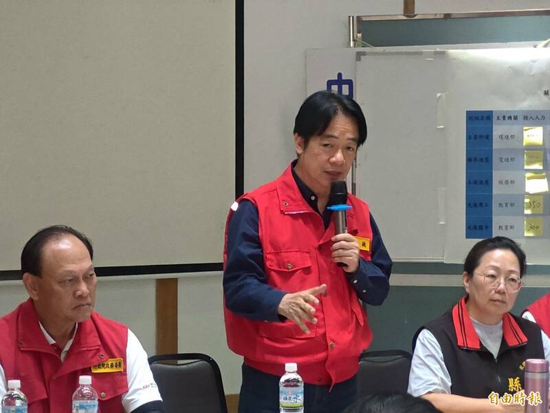 總統賴清德今視察光復鄉中央協調所，強調在堰塞湖問題未解除前，有4個面向一定要落實。（記者王榮祥攝）