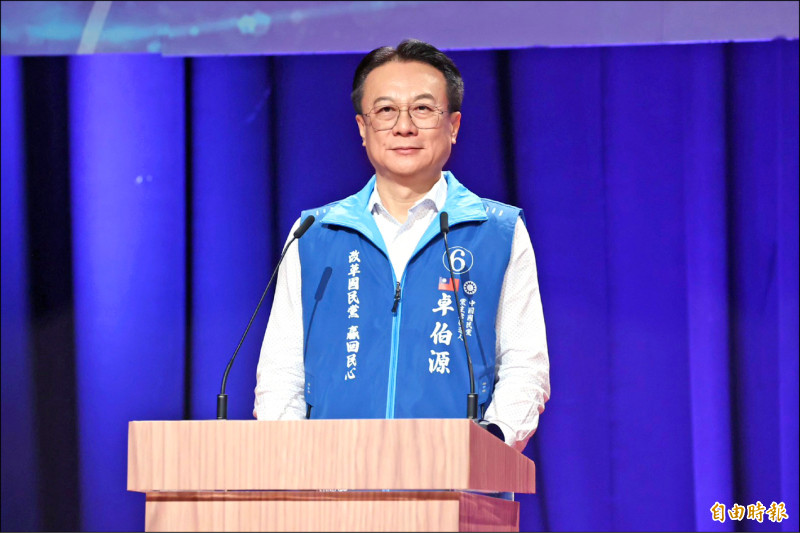 國民黨主席候選人、彰化前縣長卓伯源。（記者塗建榮攝）