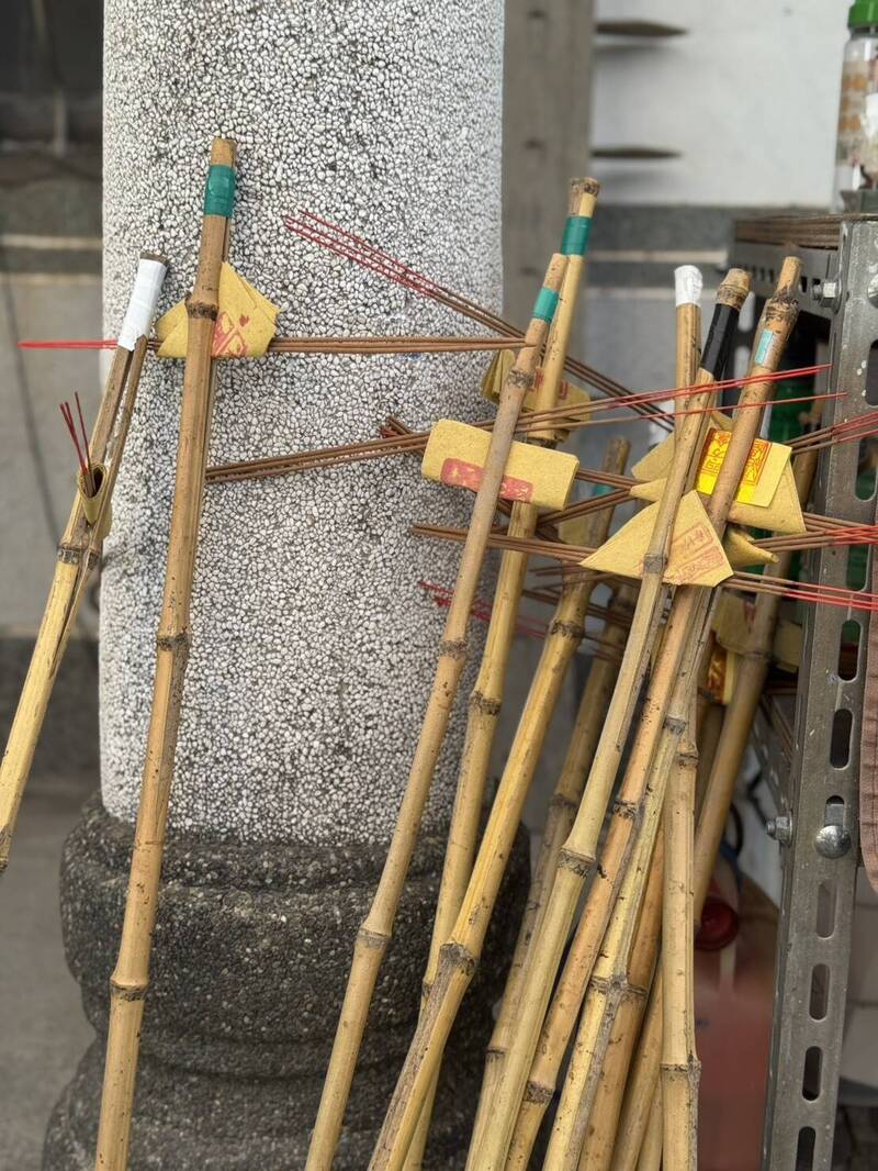 每逢中秋，農民就會製作土地公拐，藉此感恩與祈福。（與泥共好提供）