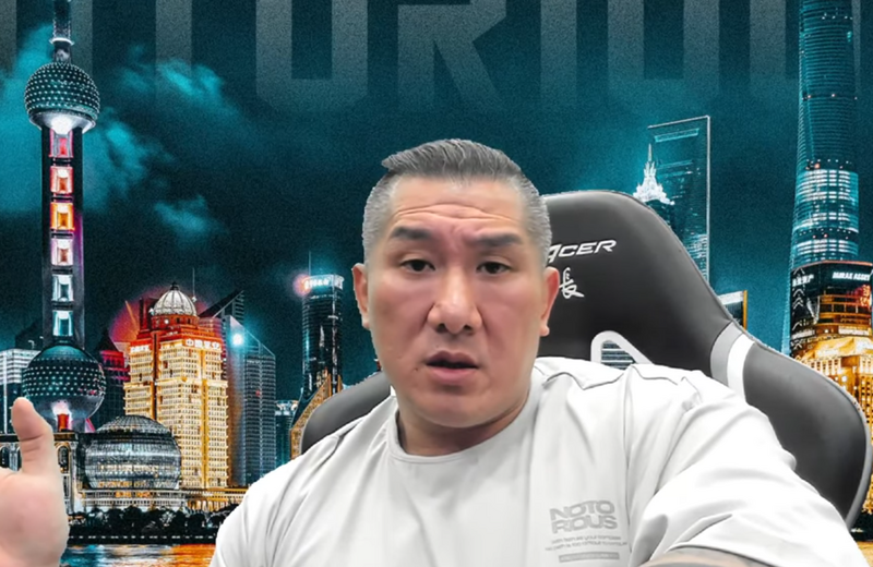 館長6日晚間直播回應檢警要偵辦一事。（圖翻攝自館長惡名昭彰YT）