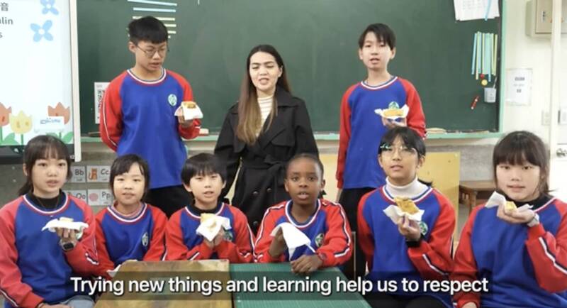 水燦林國小拍攝《尊重讓我們心更近》。（擷取自水燦林國小影片）