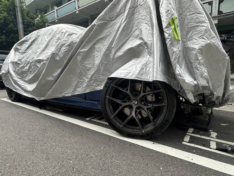 肇事BMW目前已被拖到交通分隊。（民眾提供）