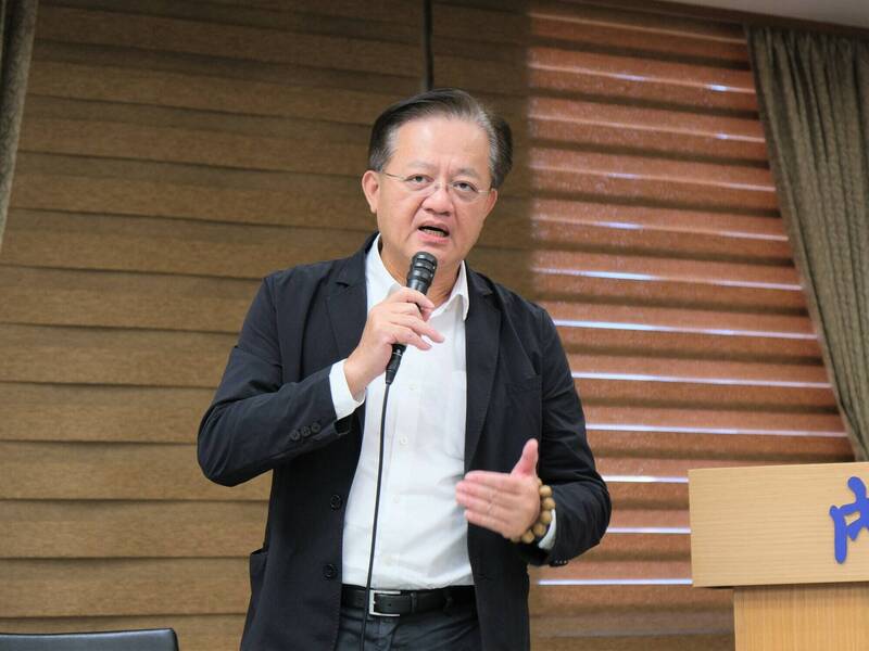 消防署署長蕭煥章說，內政部將針對部落高災害潛勢區，與原民會合作推動「原民特搜隊」。（內政部提供）