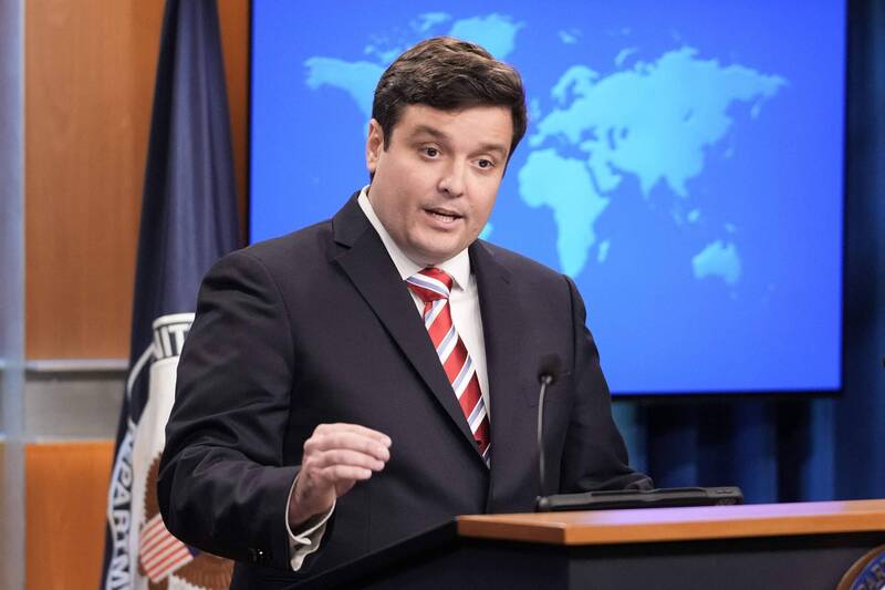 美國國務院發言人皮戈特證實解雇一名與中國籍女子談戀愛的外交官，這是首例因「忠實執行總統的政策」被裁員的官員。（法新社資料照）