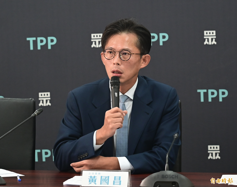 民眾黨主席黃國昌近期身陷「養狗仔」爭議,媒體報導今再爆出,包含行政院長、監察院長,以及府院黨三大秘書長等人全都遭到跟監偷拍,受害對象幾乎都是綠營人士。(資料照) 民眾黨主席黃國昌近期身陷「養狗仔」爭議,媒體報導今再爆出,包含行政院長、監察院長,以及府院黨三大秘書長等人全都遭到跟監偷拍,受害對象幾乎都是綠營人士。(資料照)