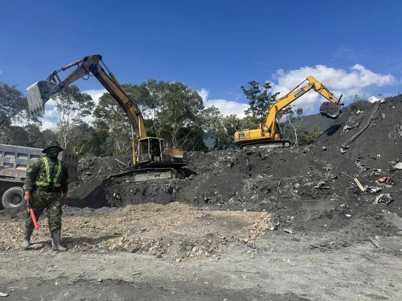 鏟子超人清出12萬噸淤泥放哪？ 彭啓明曝處理方式感謝「這群人」