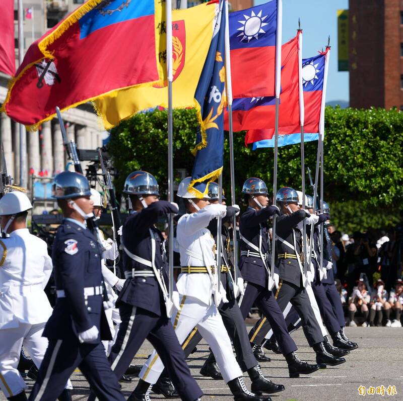 國防部聯合樂隊暨三軍儀隊。（記者陳逸寬攝）