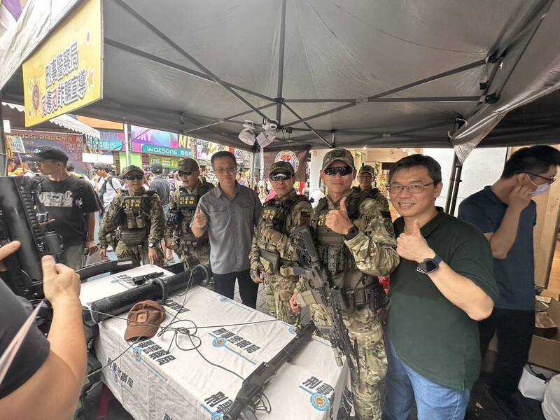 刑事局反毒、反詐騙 前進西門町宣導