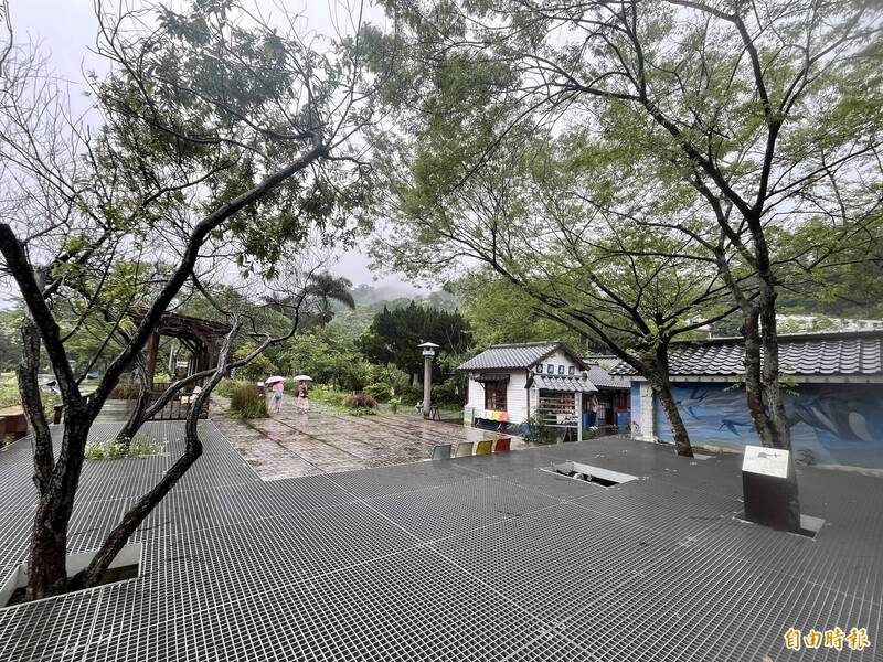 新竹縣政府爭取觀光署「唐山移民文化旅遊帶」經費，於合興車站區打造愛情園區鐵道野花園。（記者廖雪茹攝）