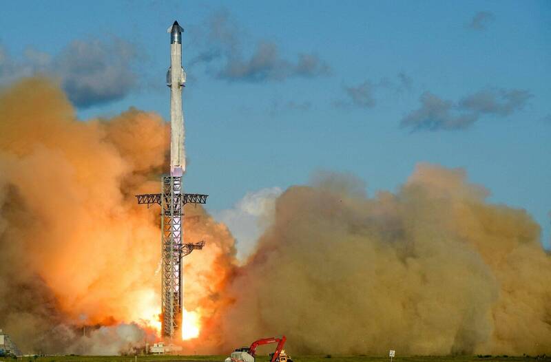 SpaceX星艦第11次試飛成功 馬斯克首次戶外觀看