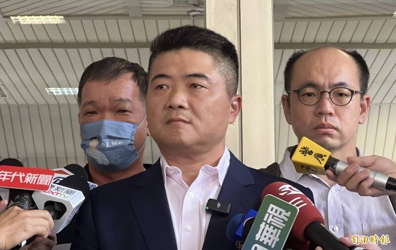 顏寬恆詐領助理費二審重判  抗告限制出境出海駁回確定