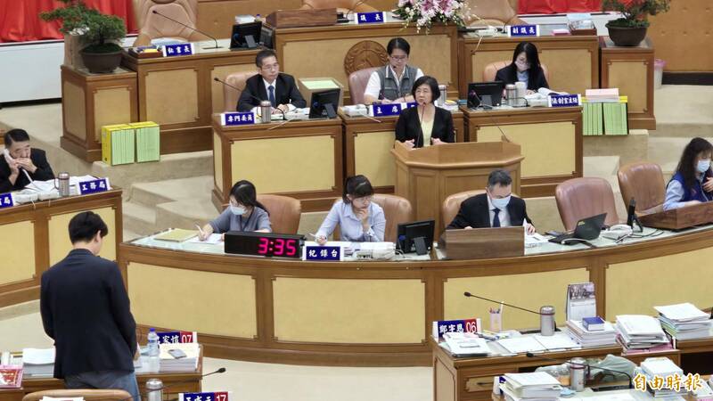 呂家愷表示，土城醫院員工宿舍已經滿額，市府應進行具體規劃協助，避免住宿因素造成醫護人員流動率增加。（記者黃子暘攝）