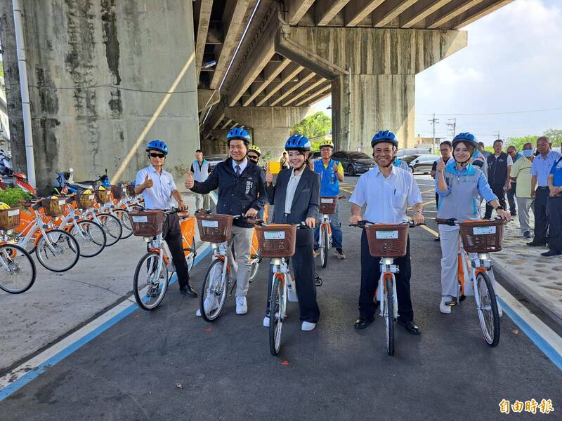 涉貪停職的新竹市長高虹安雖停職仍公開出席市府官方活動，綠營市議員曾資程批高是對司法制度與行政倫理的挑釁。（記者洪美秀攝）