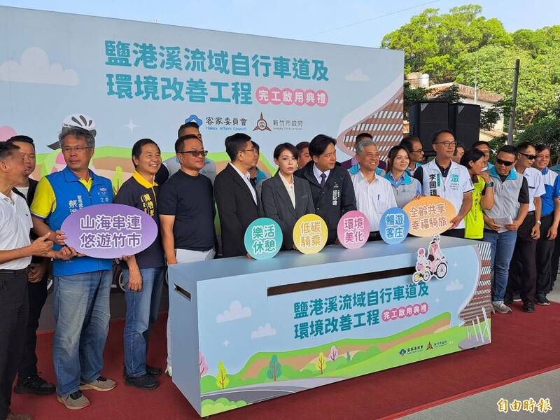 涉貪停職的新竹市長高虹安雖停職仍公開出席市府官方活動，綠營市議員曾資程批高是對司法制度與行政倫理的挑釁。（記者洪美秀攝）