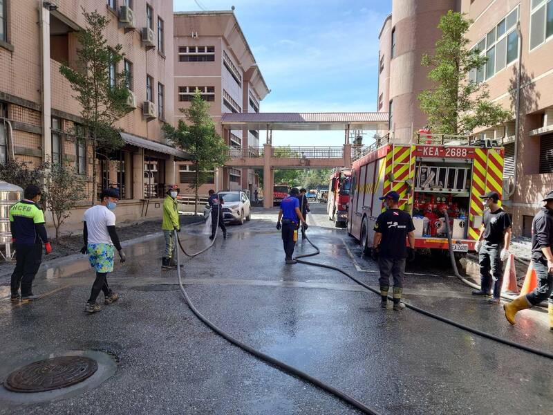 新北消防超人助光復商工復原    持續投入馬太鞍溪人道搜救