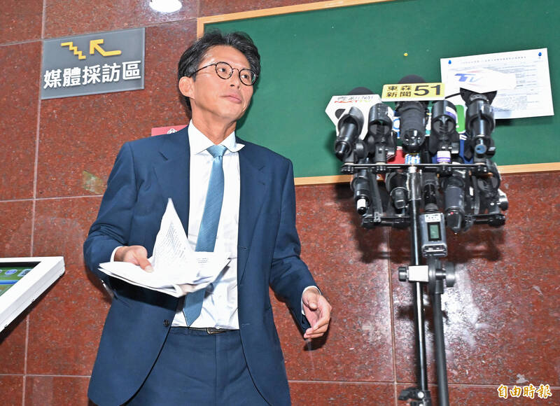 說好受訪未現身？ 周軒曝黃國昌大罵記者「騷擾」內幕