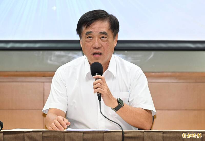 國民黨主席候選人郝龍斌15日舉辦國民黨邁向AI新紀元記者會，說明如何以AI改造國民黨。（記者張嘉明攝）