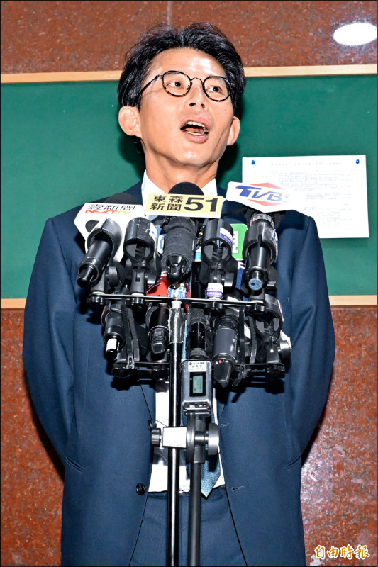 國安局查狗仔跟監疑雲 黃國昌嗆：順便查「精鏡傳媒」